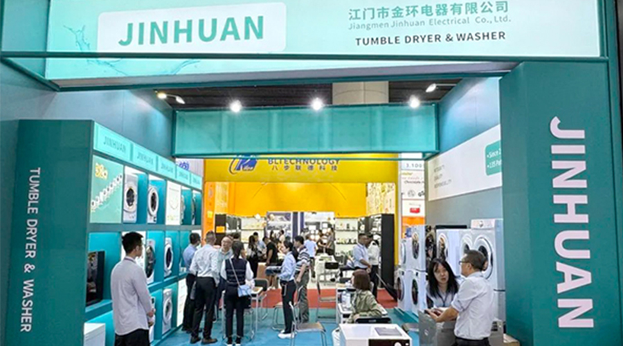 廣交會(huì)第一天！金環(huán)電器吸引世界各地客戶(hù)駐足參觀(guān)交流